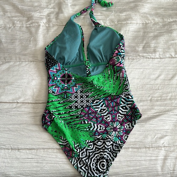 One piece green size small - Picture 4 of 6